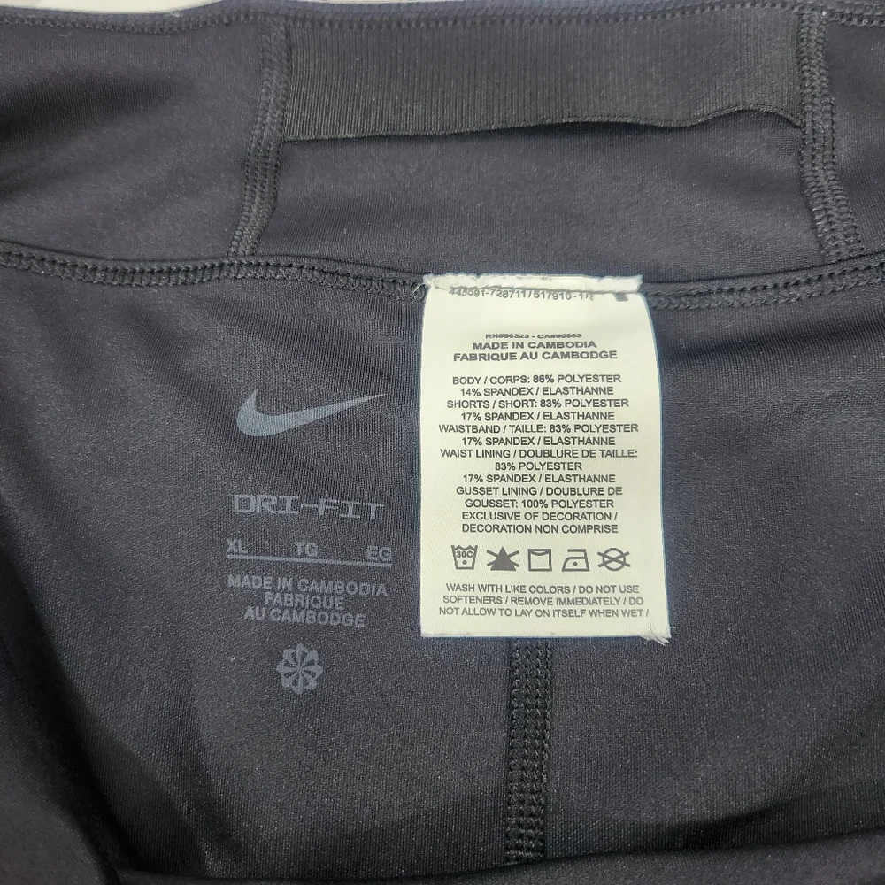 Nike Club Skort Golf Skort Pleated DA3098 Floral Embossed Black T2